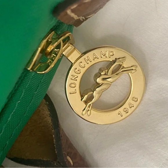 Longchamp Green and Brown Cosmetic Bag with Classic Design - Picture 4 of 9